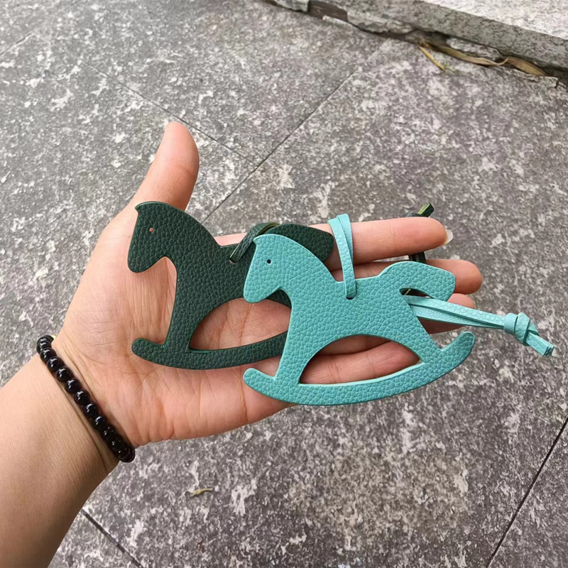Custom Initial Fashion Horse B - Monogram Keychain Leather 리뷰 및 가격